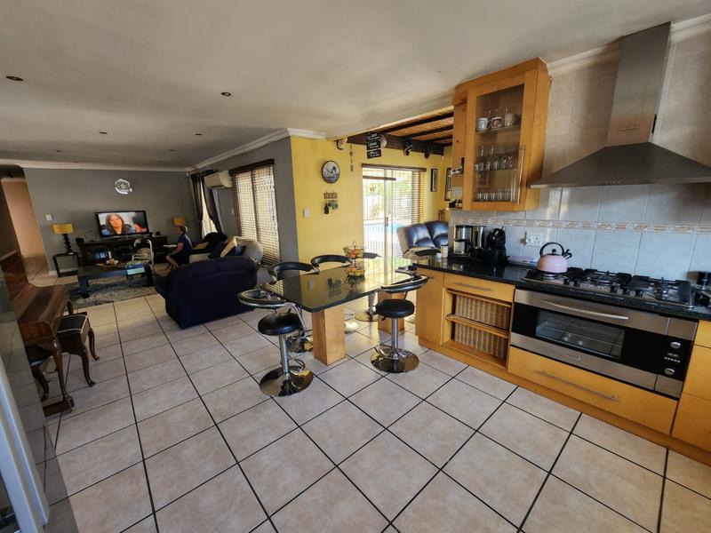 4 Bedroom Property for Sale in Panorama Western Cape